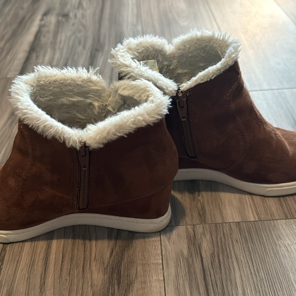 brown wedge boots - Picture 2 of 4